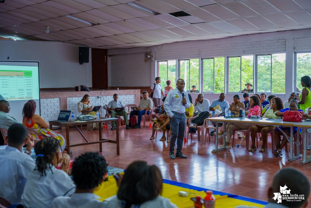 El Ministerio de Educación estableció compromisos con personeros y contralores estudiantiles de Buenaventura