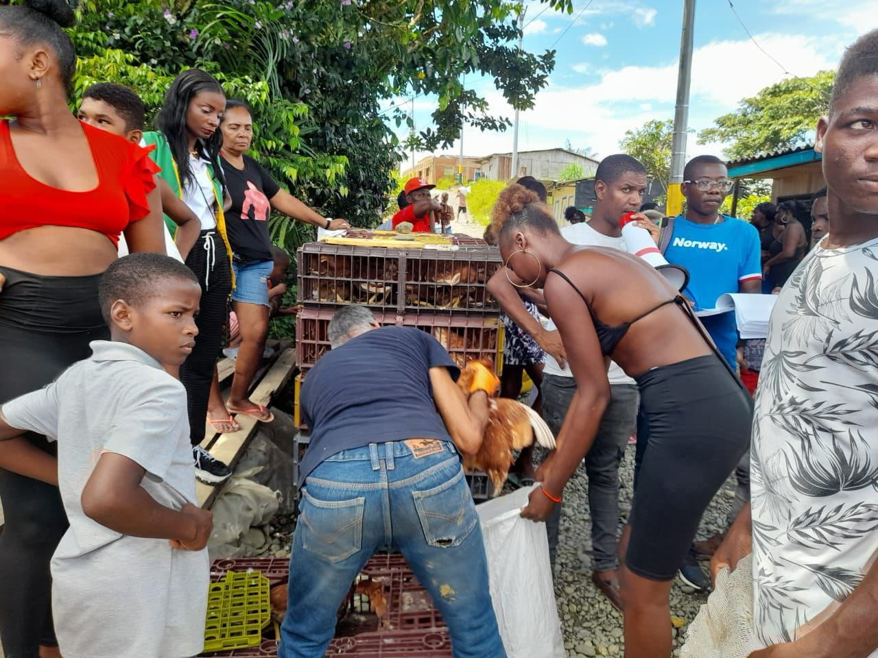 Entregan asistencia alimentaria a 121 familias del Consejo Comunitario de El Esfuerzo en Buenaventura