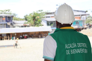 La Alcaldía Distrital de Buenaventura supervisó avances de obra de la cancha del barrio Bolívar