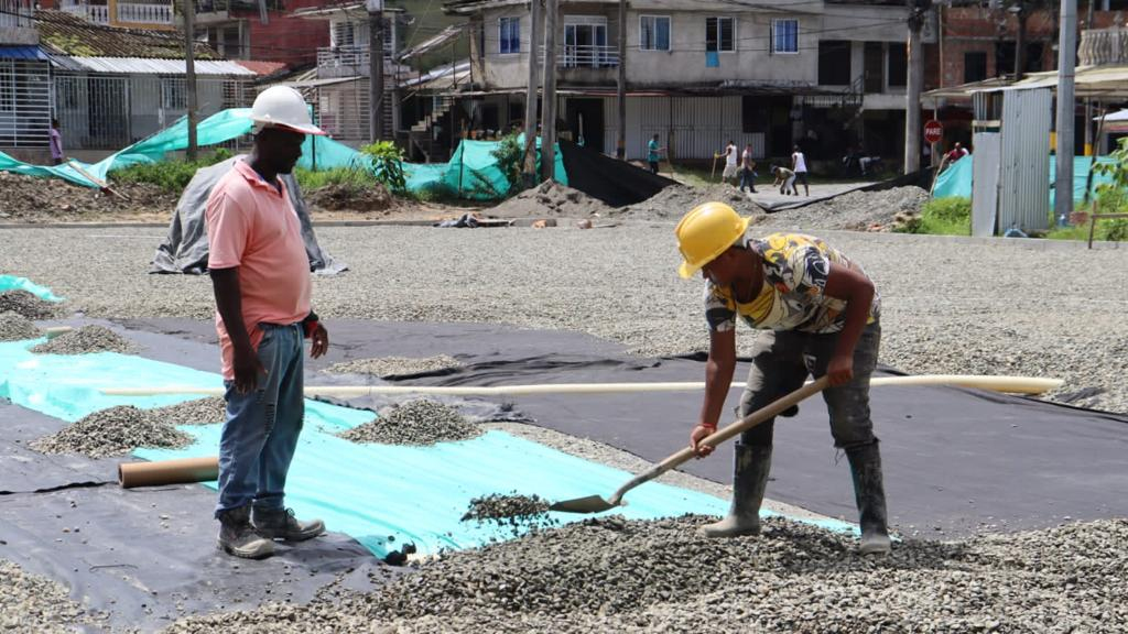 La Alcaldía Distrital de Buenaventura supervisó avances de obra de la cancha del barrio Bolívar