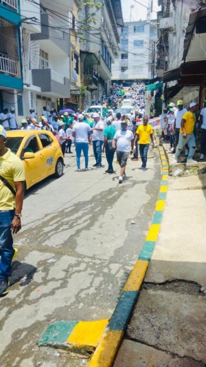 Jaime Marínez continúa marcando la diferencia: apoteósico recibimiento en las comunas 1 y 2 de Buenaventura