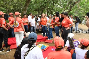 El río Cali fue epicentro de acciones cívicas de caleños dispuestos a sonreír por la ciudad