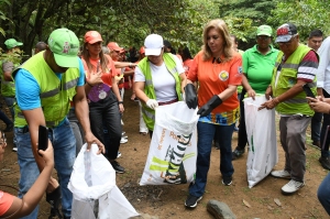 El río Cali fue epicentro de acciones cívicas de caleños dispuestos a sonreír por la ciudad