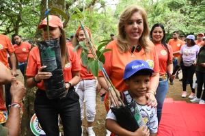 El río Cali fue epicentro de acciones cívicas de caleños dispuestos a sonreír por la ciudad