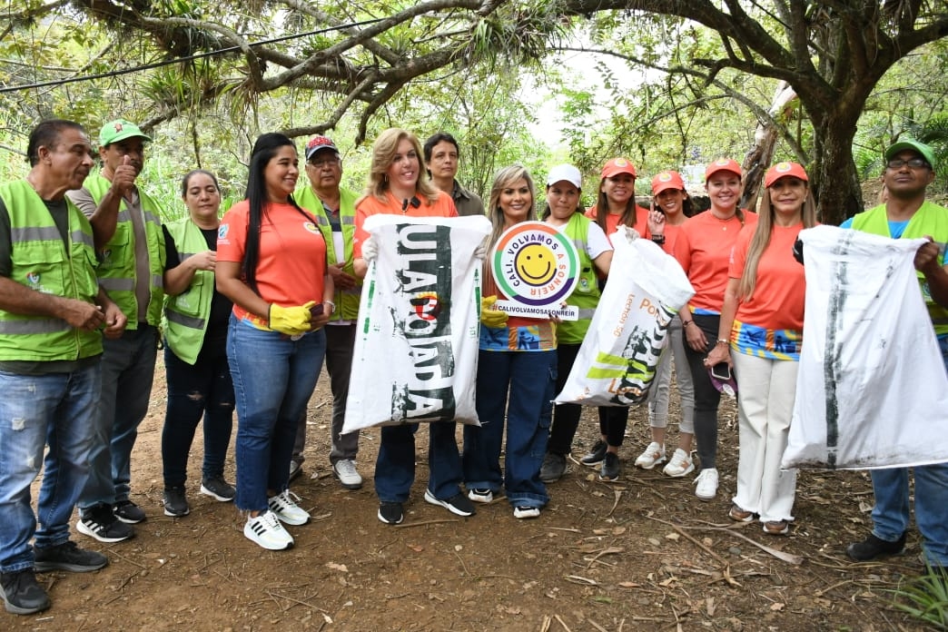 El río Cali fue epicentro de acciones cívicas de caleños dispuestos a sonreír por la ciudad