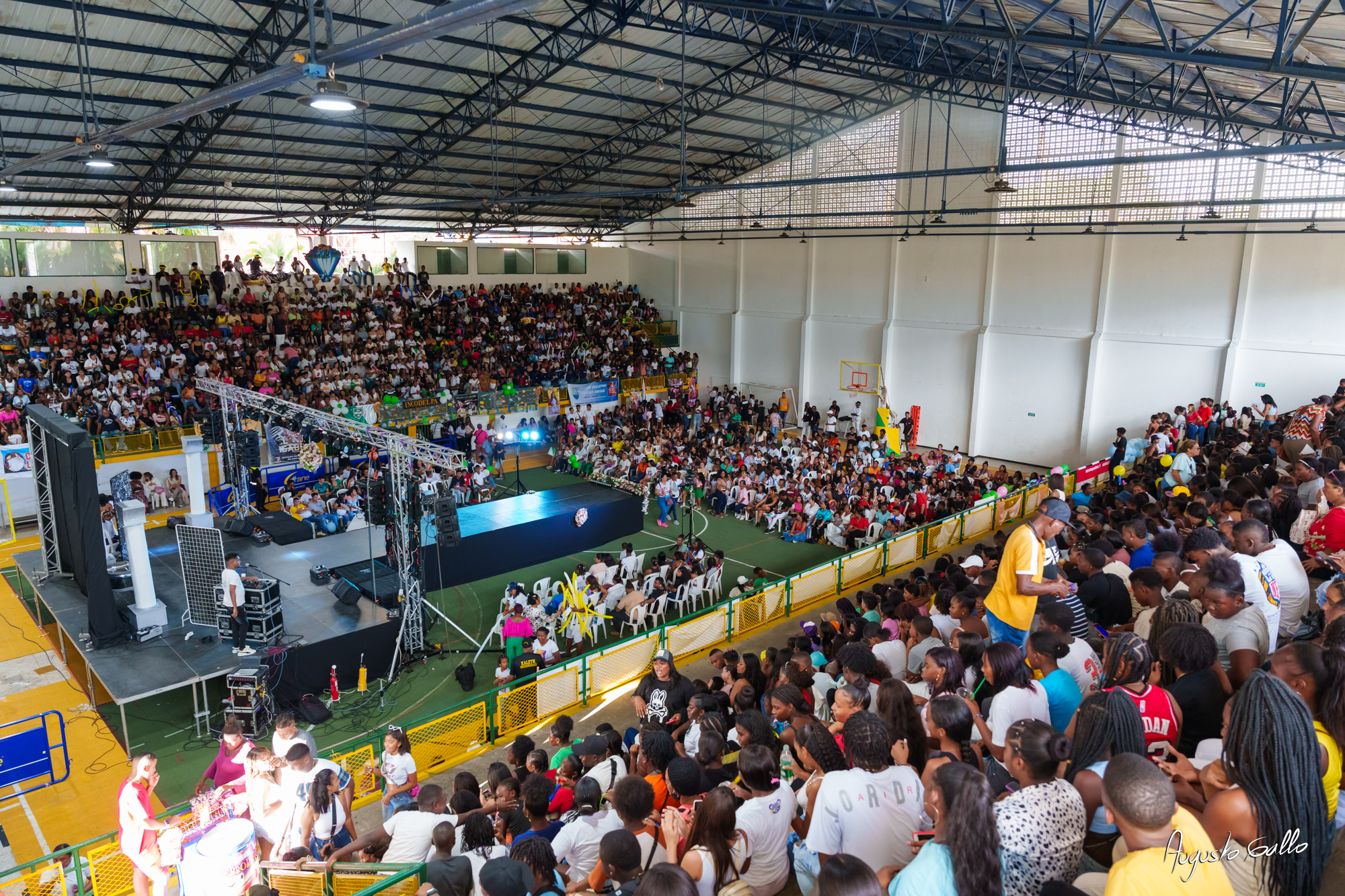 Isabel Cristina Pardo de la IE Seminario San Buenaventura es la Reina Estudiantil 2023 del Distrito