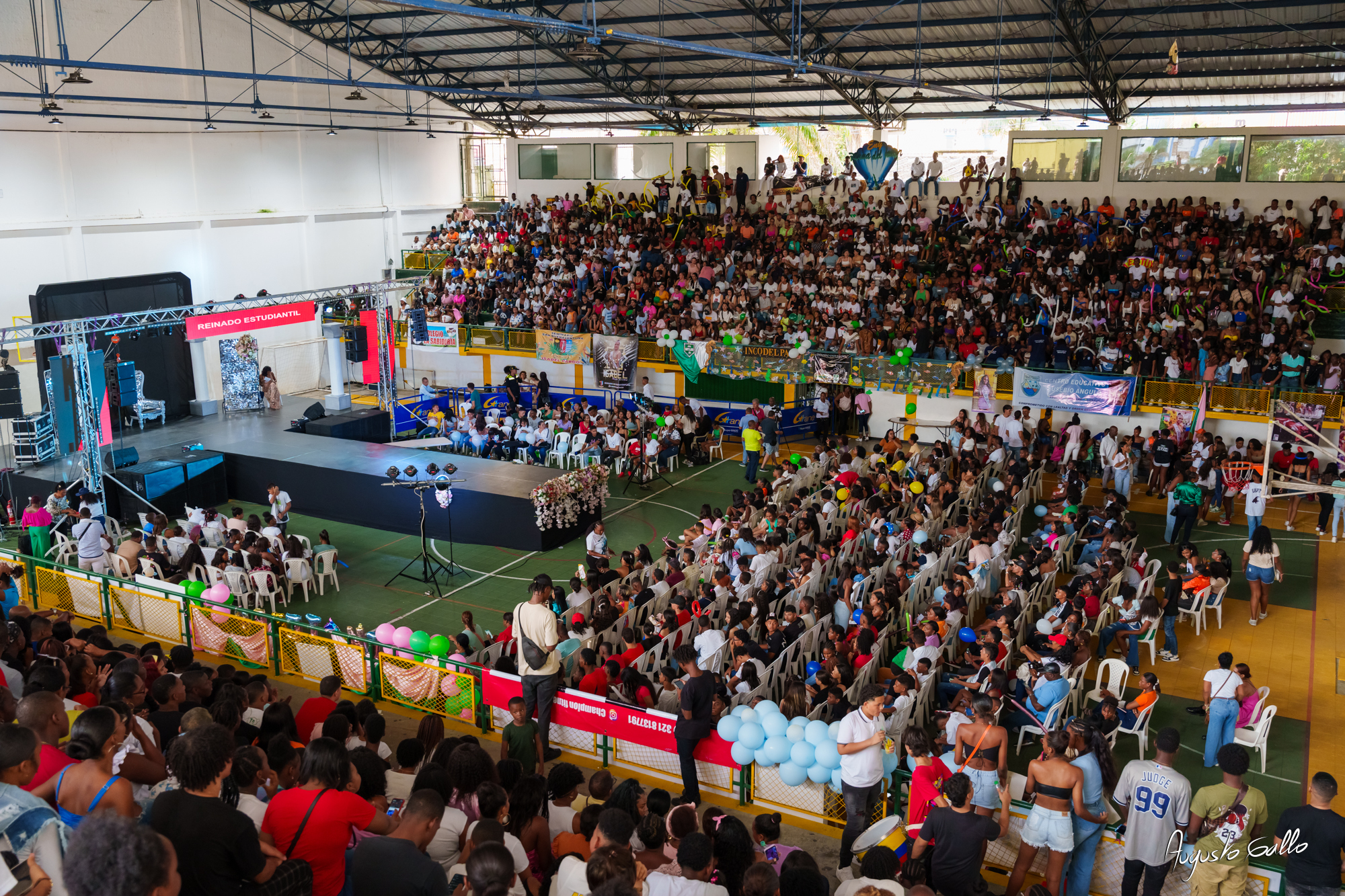 Isabel Cristina Pardo de la IE Seminario San Buenaventura es la Reina Estudiantil 2023 del Distrito