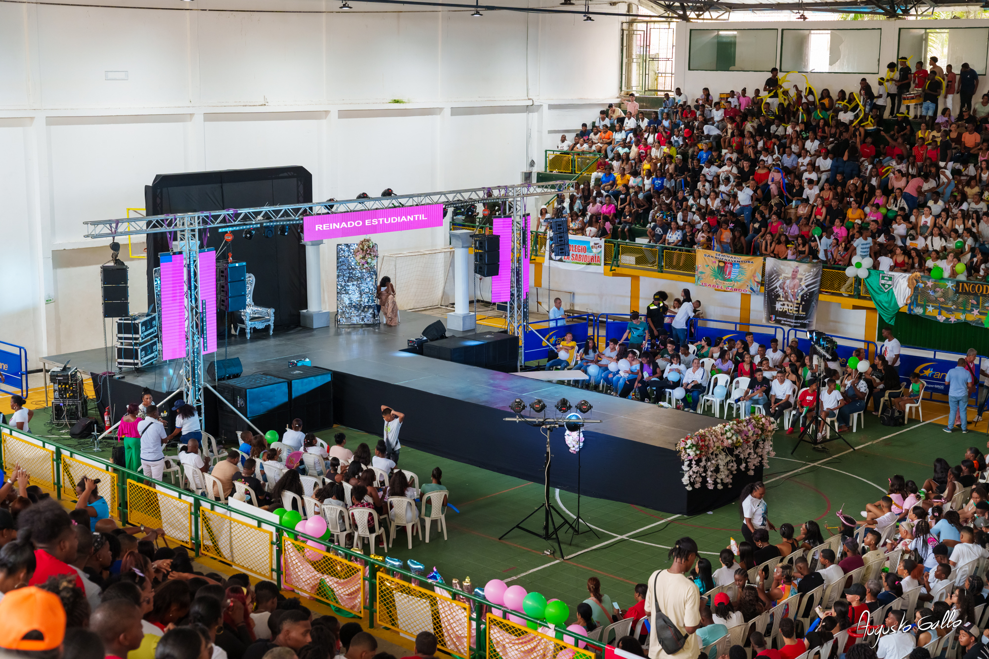 Isabel Cristina Pardo de la IE Seminario San Buenaventura es la Reina Estudiantil 2023 del Distrito