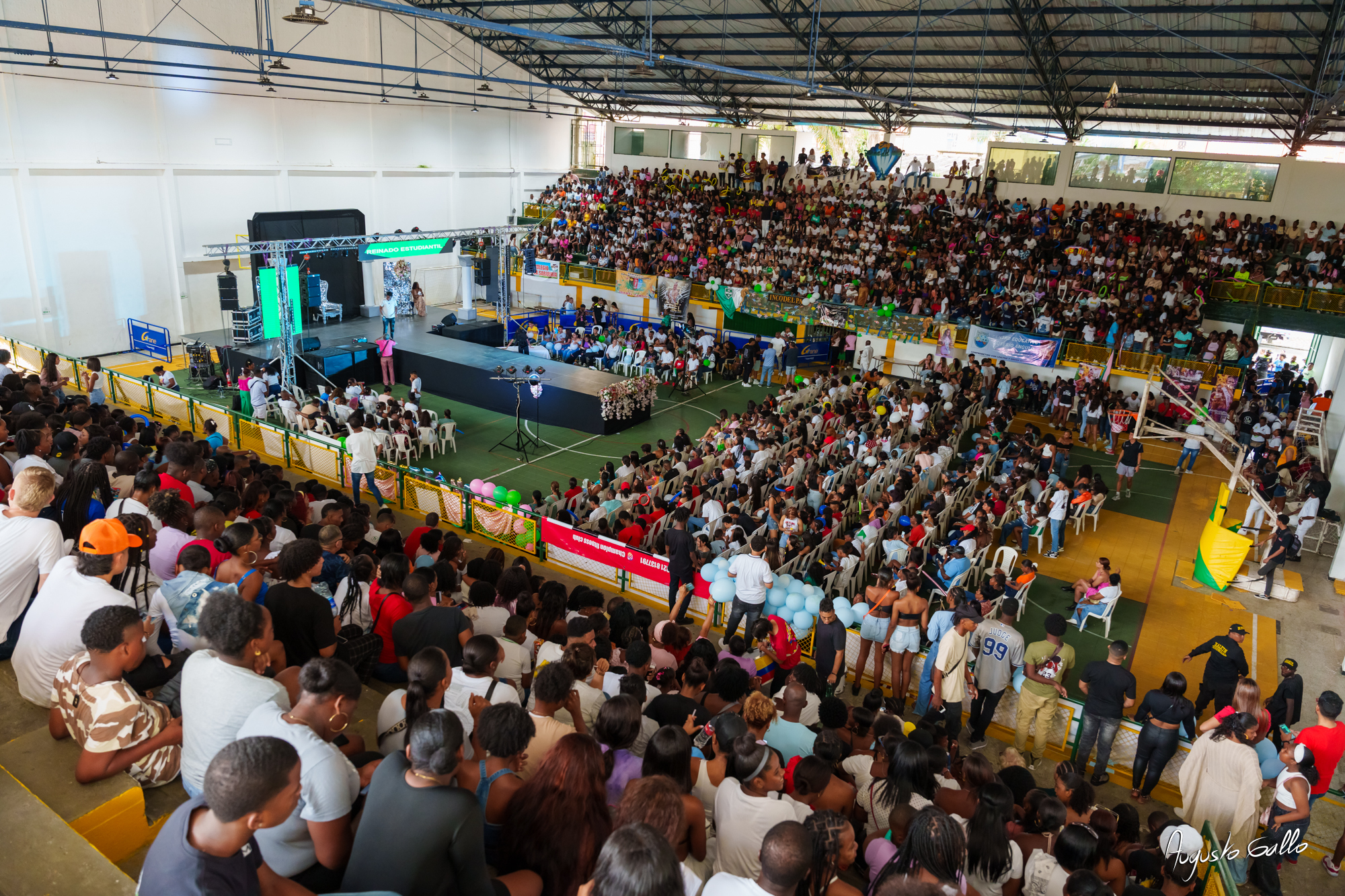 Isabel Cristina Pardo de la IE Seminario San Buenaventura es la Reina Estudiantil 2023 del Distrito