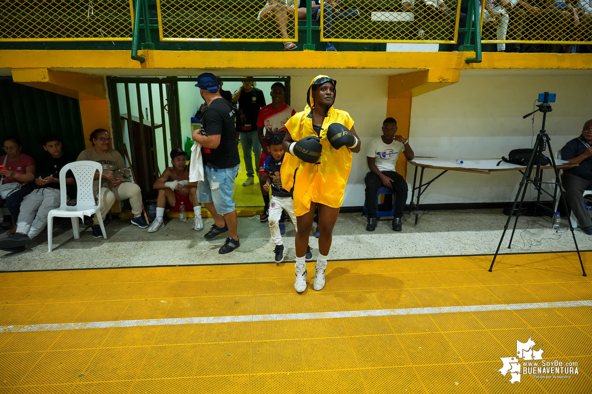 Buenaventura disfrutó la velada de boxeo nacional e internacional