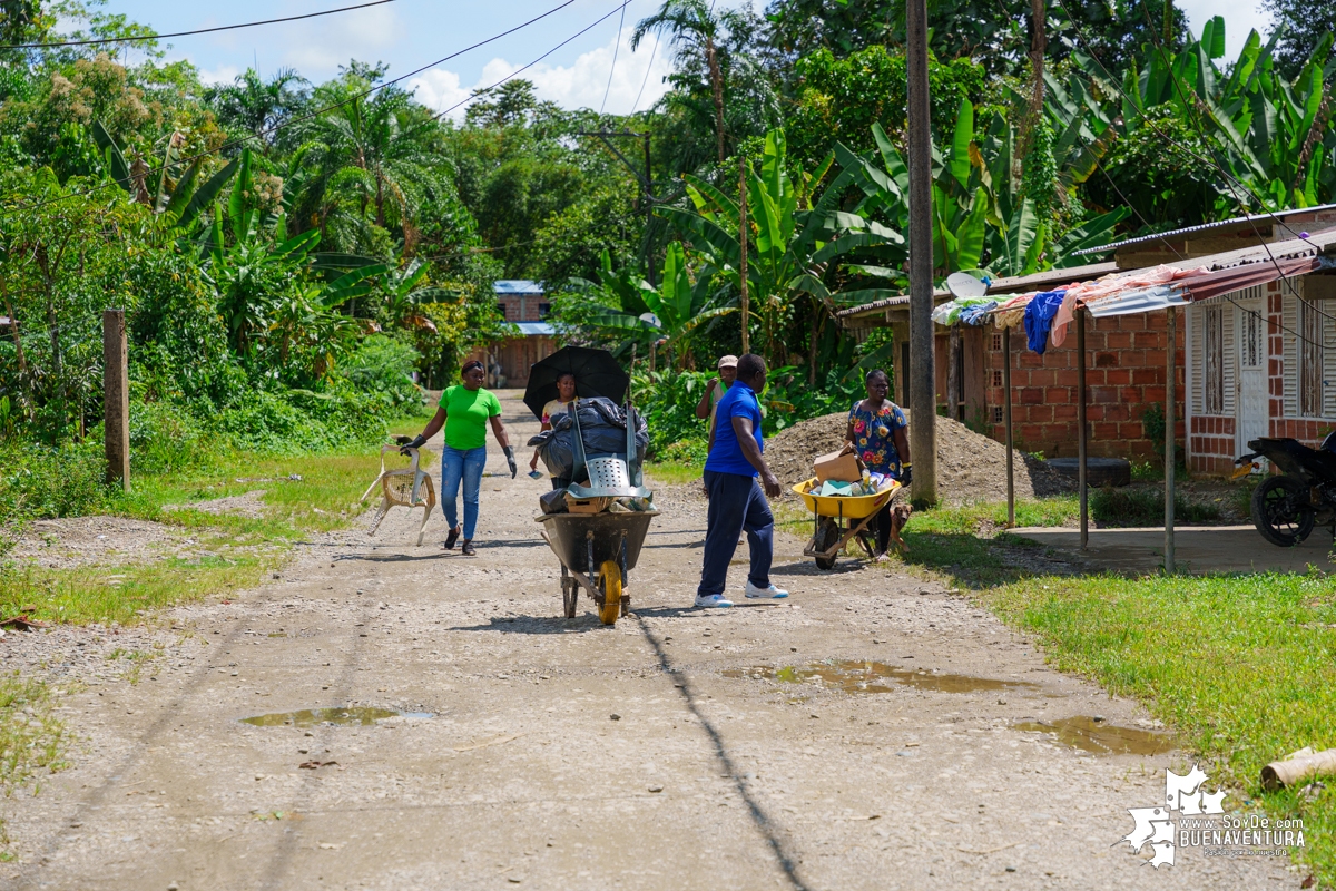 La comunidad de Calle Larga en Zacarías, realizó reciclatón de la mano de Asogesampa