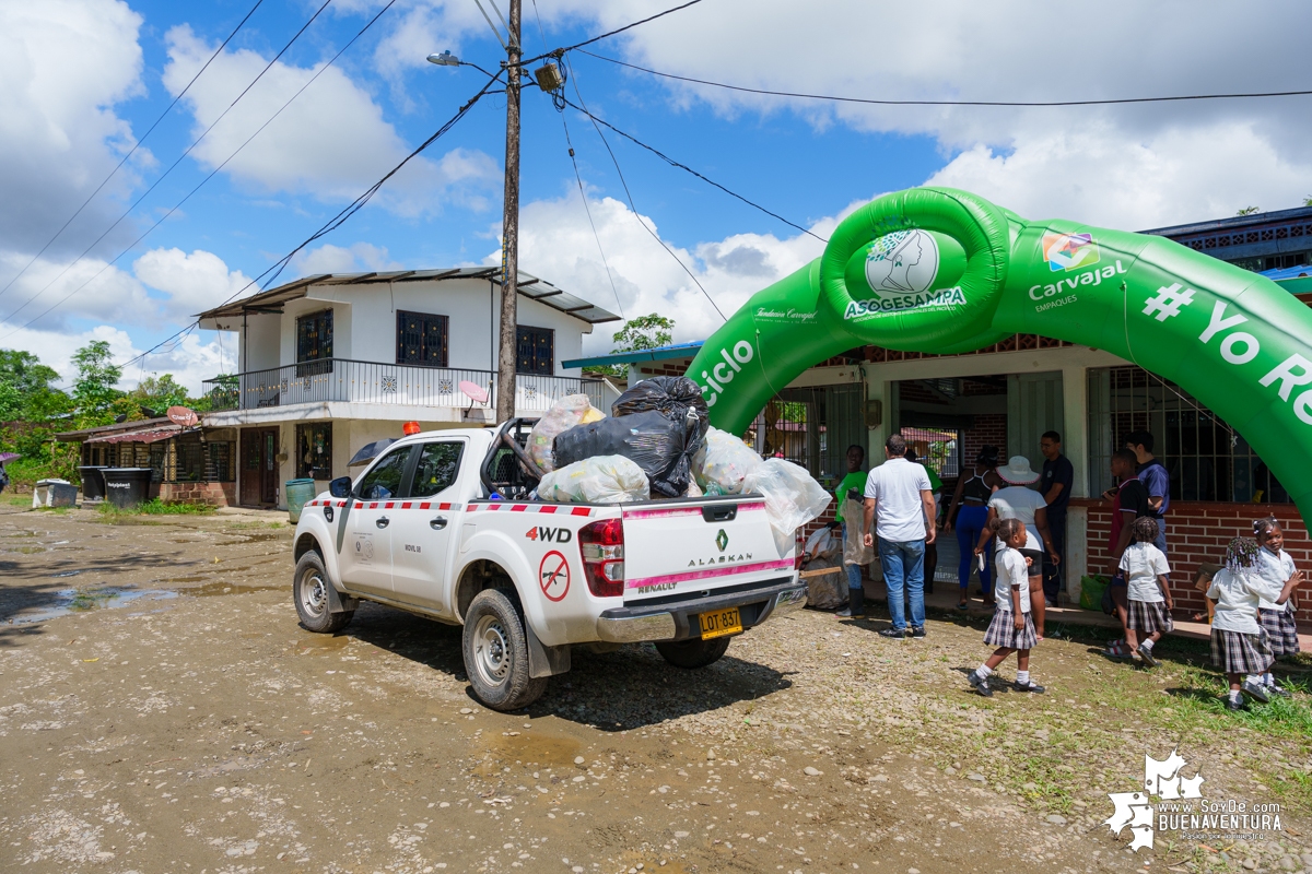 La comunidad de Calle Larga en Zacarías, realizó reciclatón de la mano de Asogesampa