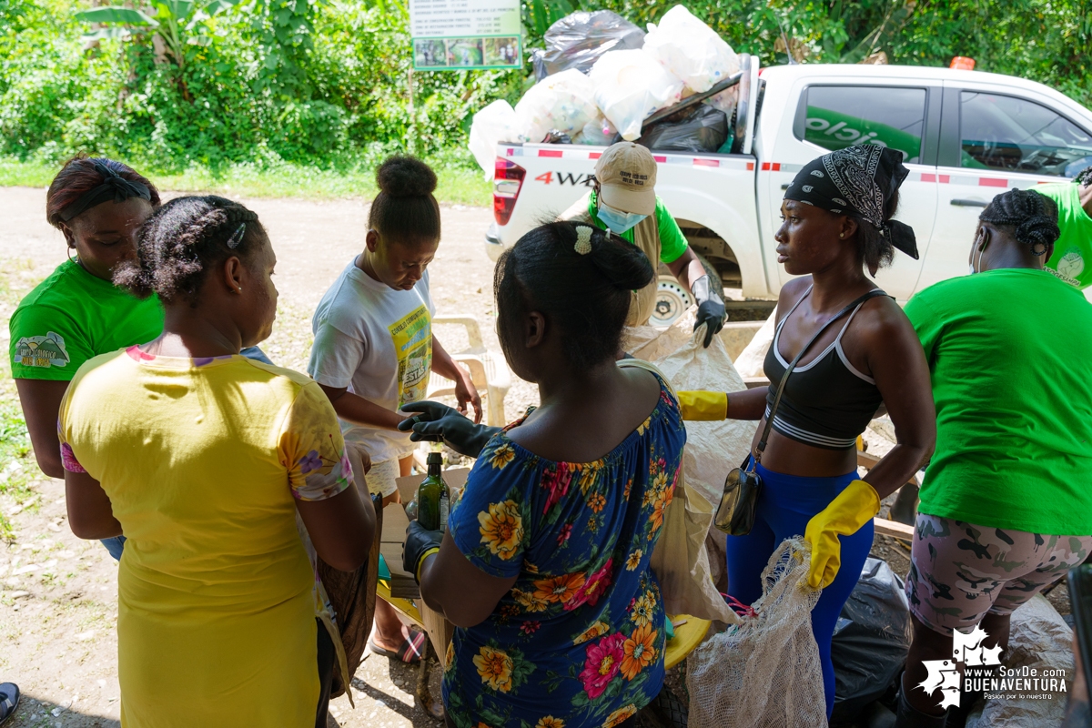 La comunidad de Calle Larga en Zacarías, realizó reciclatón de la mano de Asogesampa