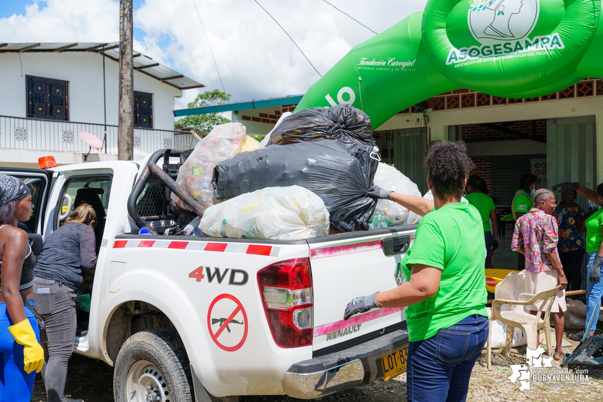 La comunidad de Calle Larga en Zacarías, realizó reciclatón de la mano de Asogesampa