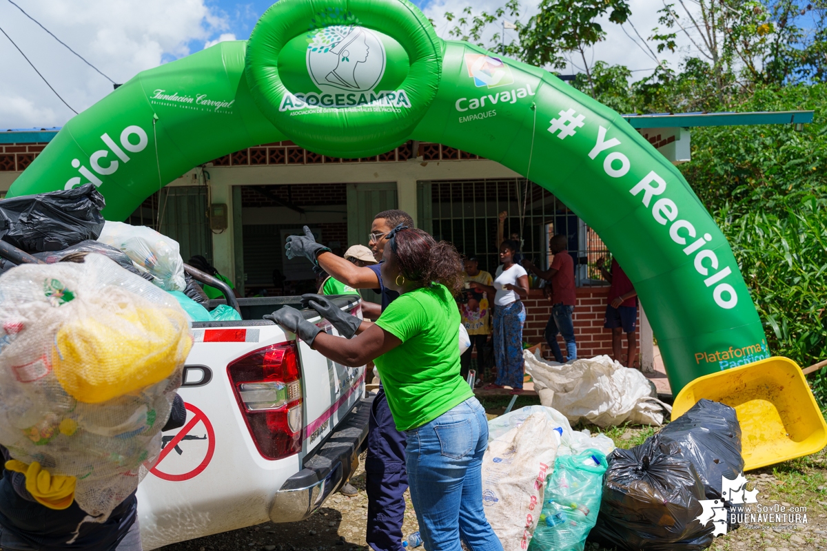 La comunidad de Calle Larga en Zacarías, realizó reciclatón de la mano de Asogesampa