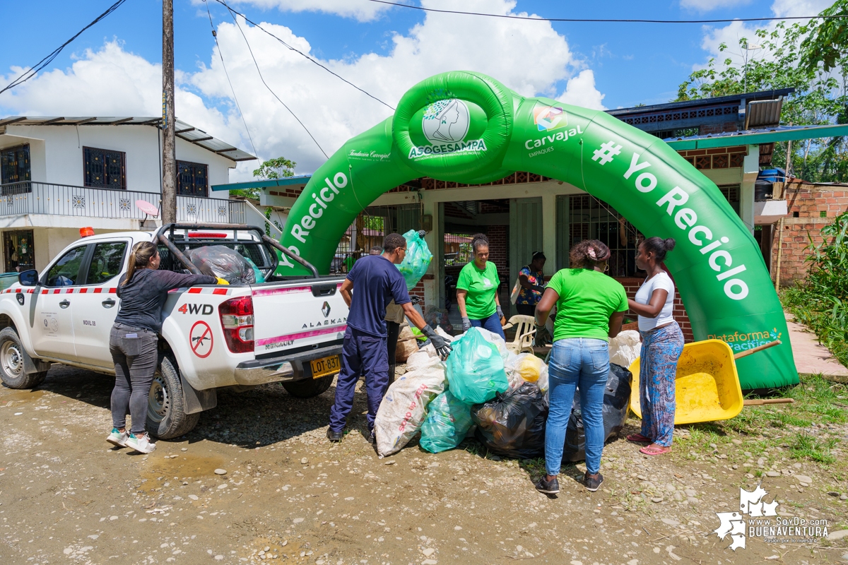 La comunidad de Calle Larga en Zacarías, realizó reciclatón de la mano de Asogesampa