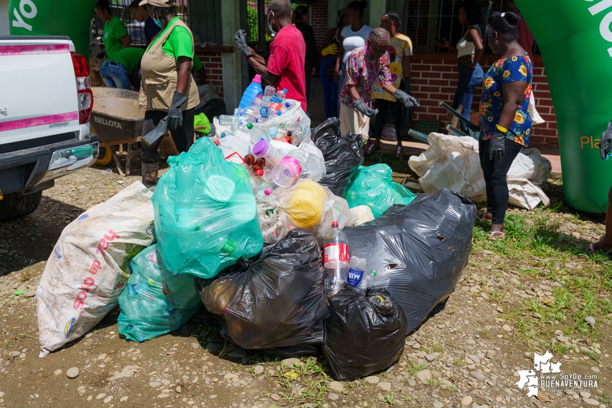 La comunidad de Calle Larga en Zacarías, realizó reciclatón de la mano de Asogesampa