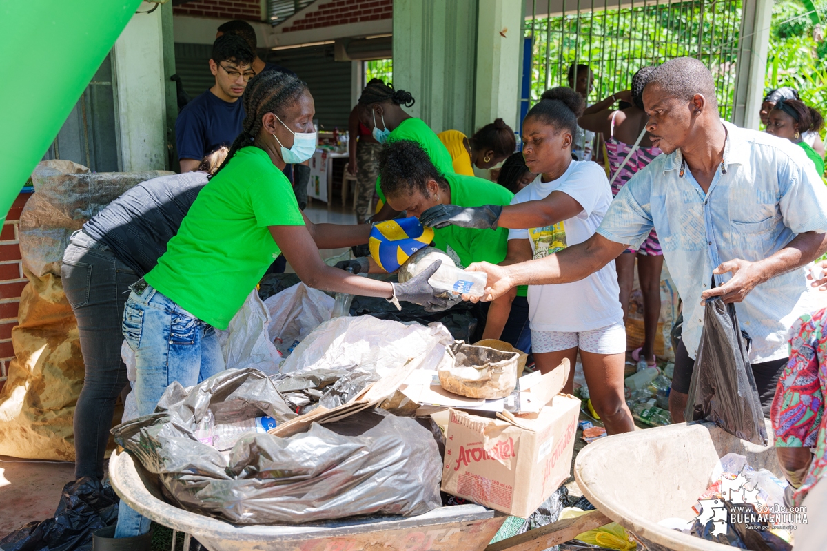 La comunidad de Calle Larga en Zacarías, realizó reciclatón de la mano de Asogesampa