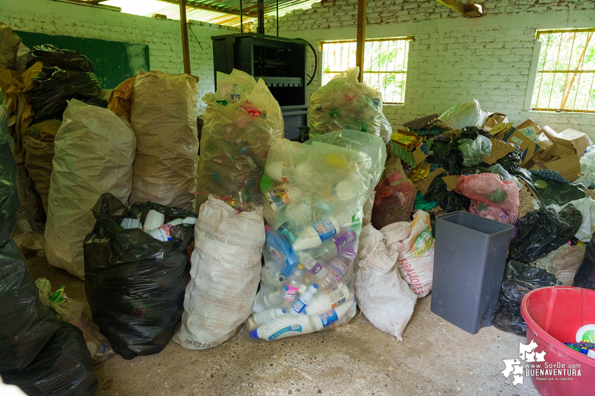 La comunidad de Calle Larga en Zacarías, realizó reciclatón de la mano de Asogesampa