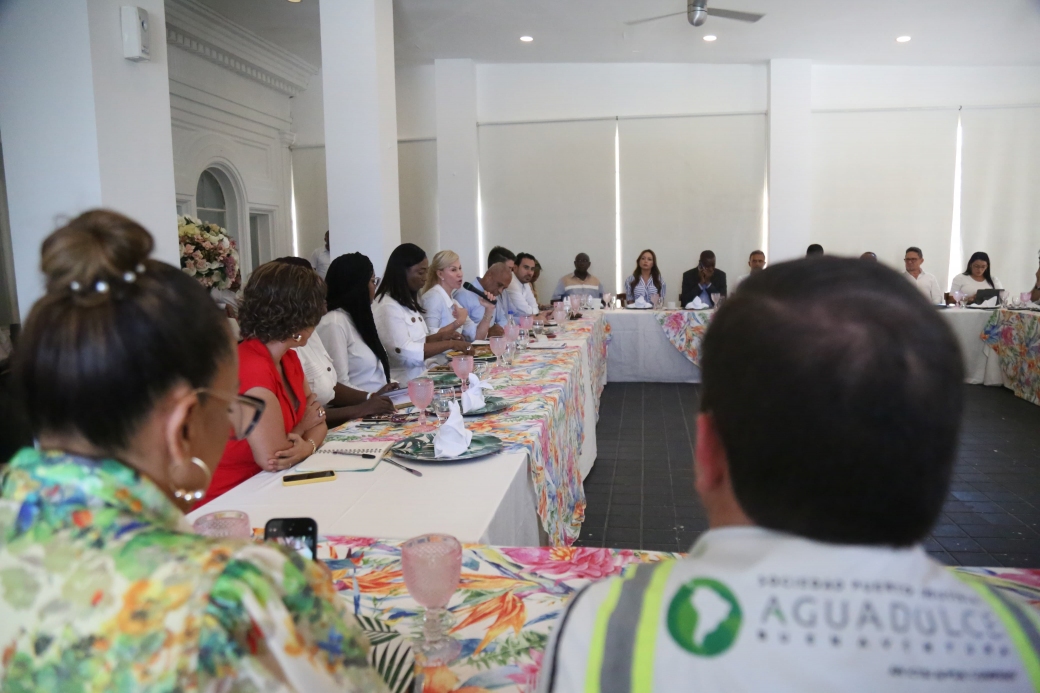 Educación, generación de empleo y trabajo articulado con gremios, también son apuestas de la Gobernadora en Buenaventura