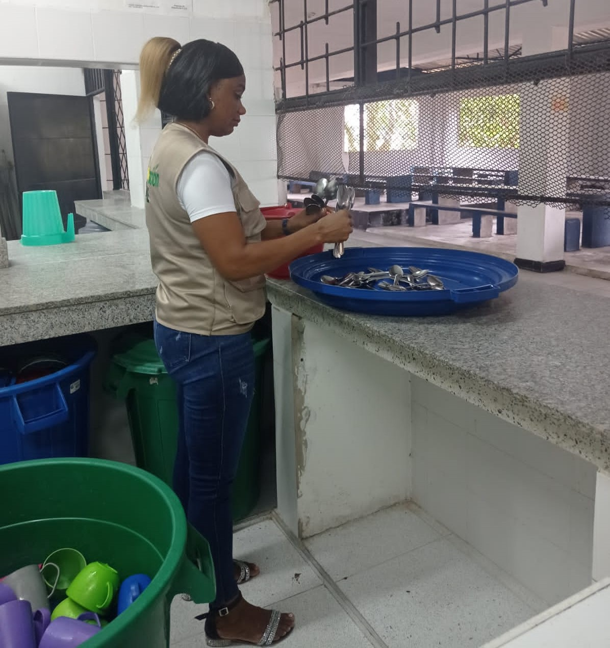 El operador del Programa de Alimentación Escolar adelanta proceso de alistamiento en las instituciones educativas de Buenaventura