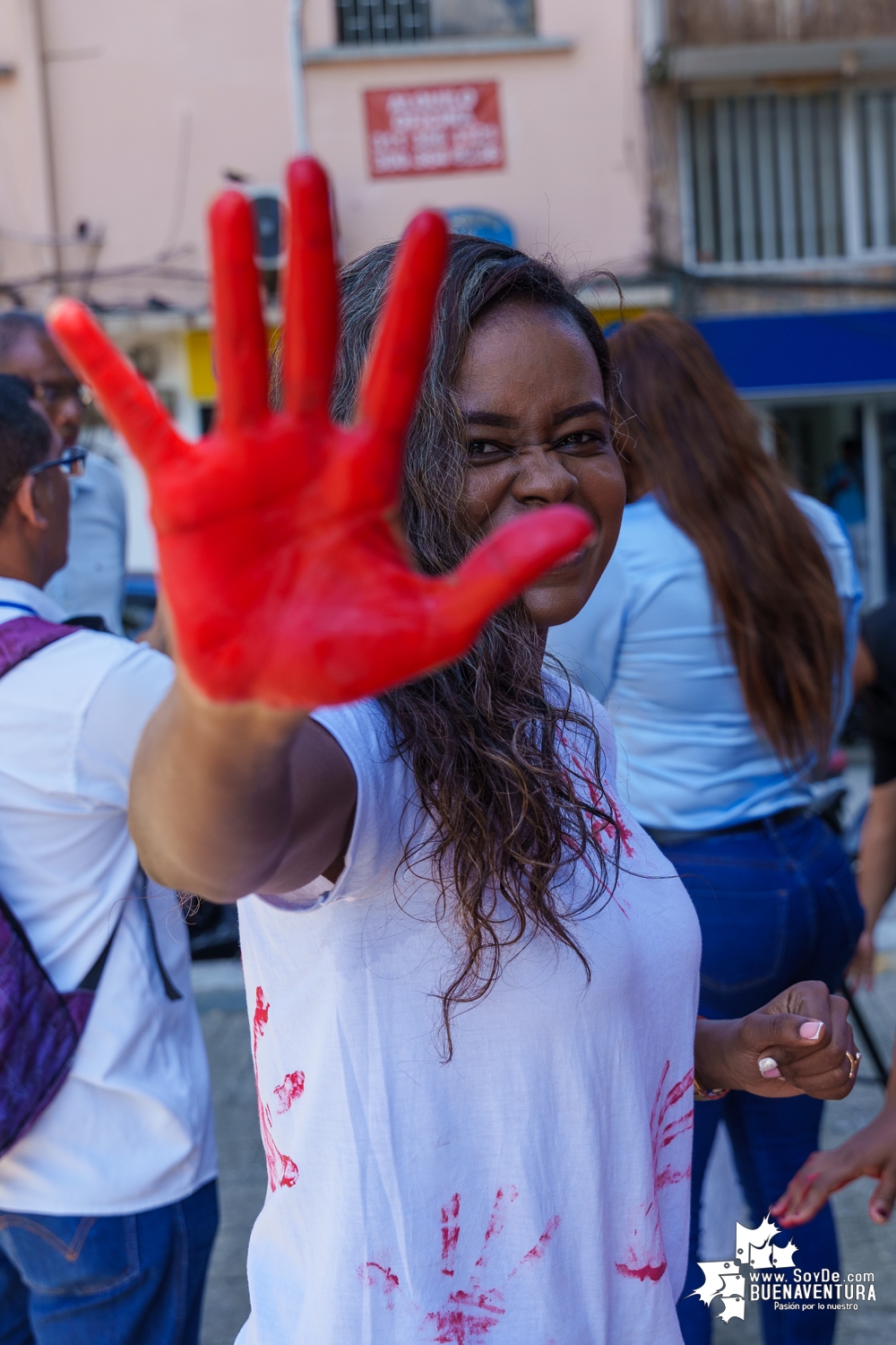 Se conmemoró en Buenaventura el Día Internacional de las Manos Rojas contra el reclutamiento de menores de edad para la guerra