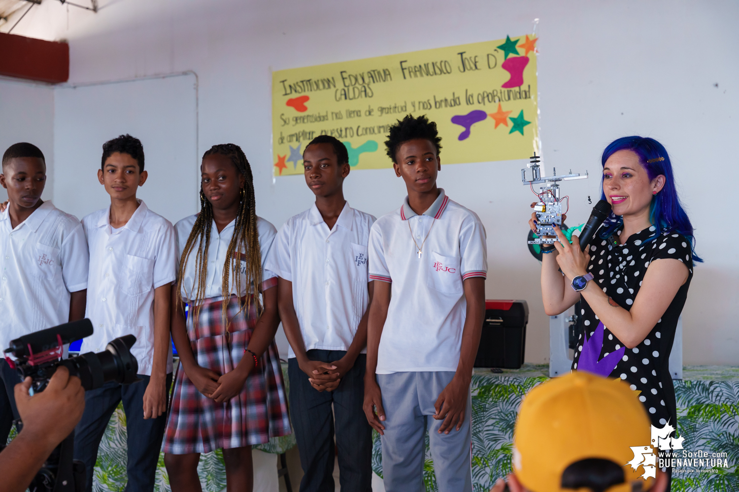 Estudiantes de 4 instituciones educativas de Buenaventura fueron beneficiados con la entrega de 668 computadores por parte del Ministerio de las TIC