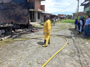 Bomberos atendieron llamado de auxilio por incendio en el barrio juan XXIII de Buenaventura