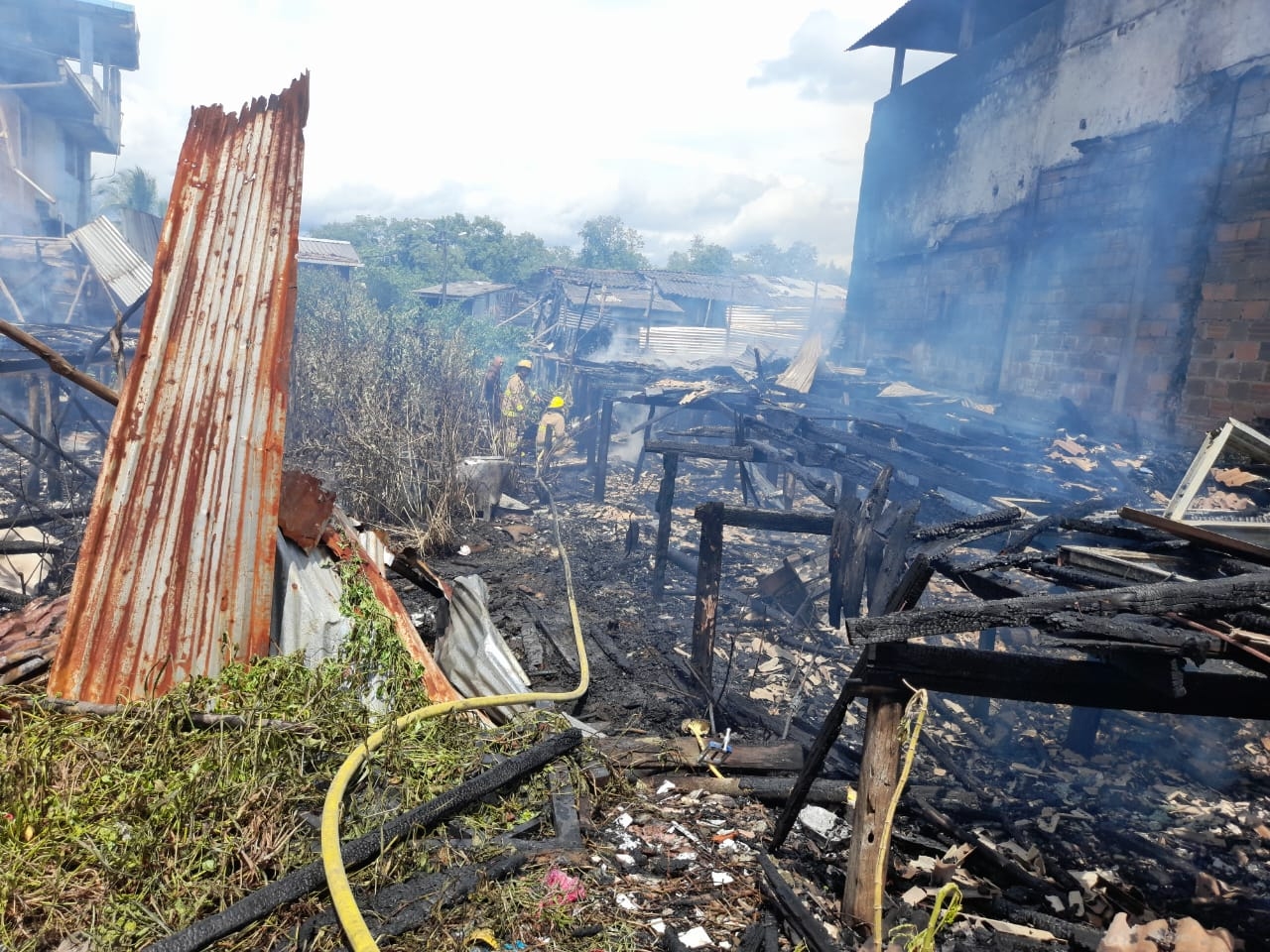 Bomberos atendieron llamado de auxilio por incendio en el barrio juan XXIII de Buenaventura