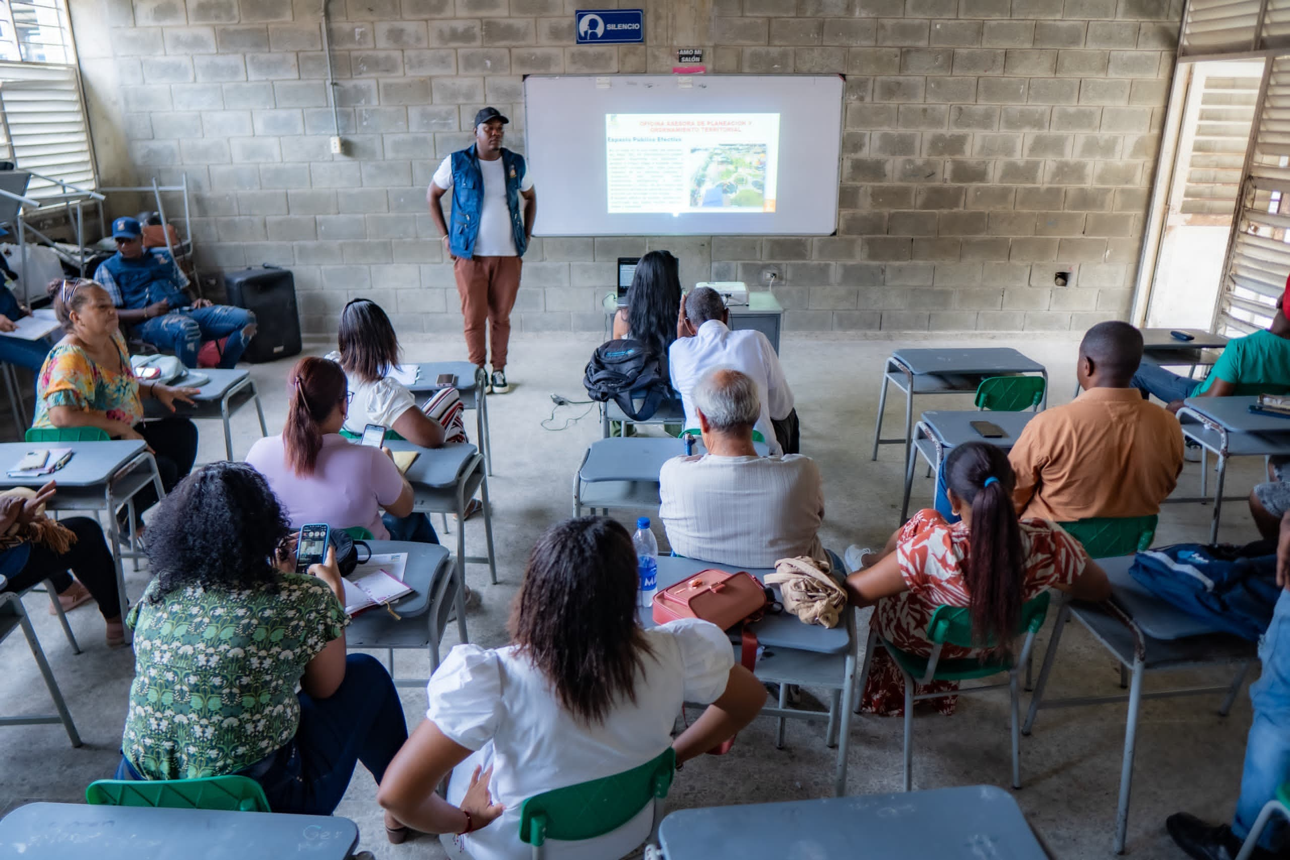 La Alcaldía Distrital continúa impulsando el proyecto de inventario y caracterización del espacio público en Buenaventura