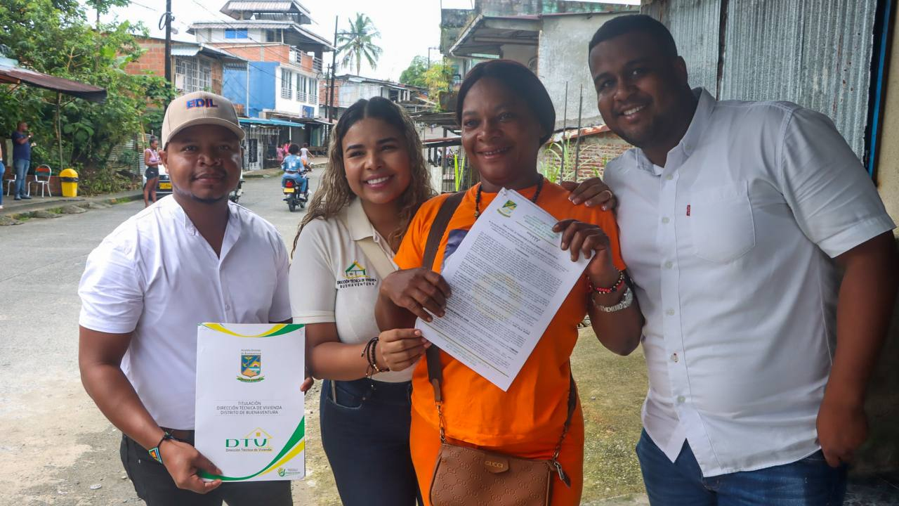 La Alcaldía Distrital entregó 40 títulos de propiedad en el barrio Caldas en Buenaventura 