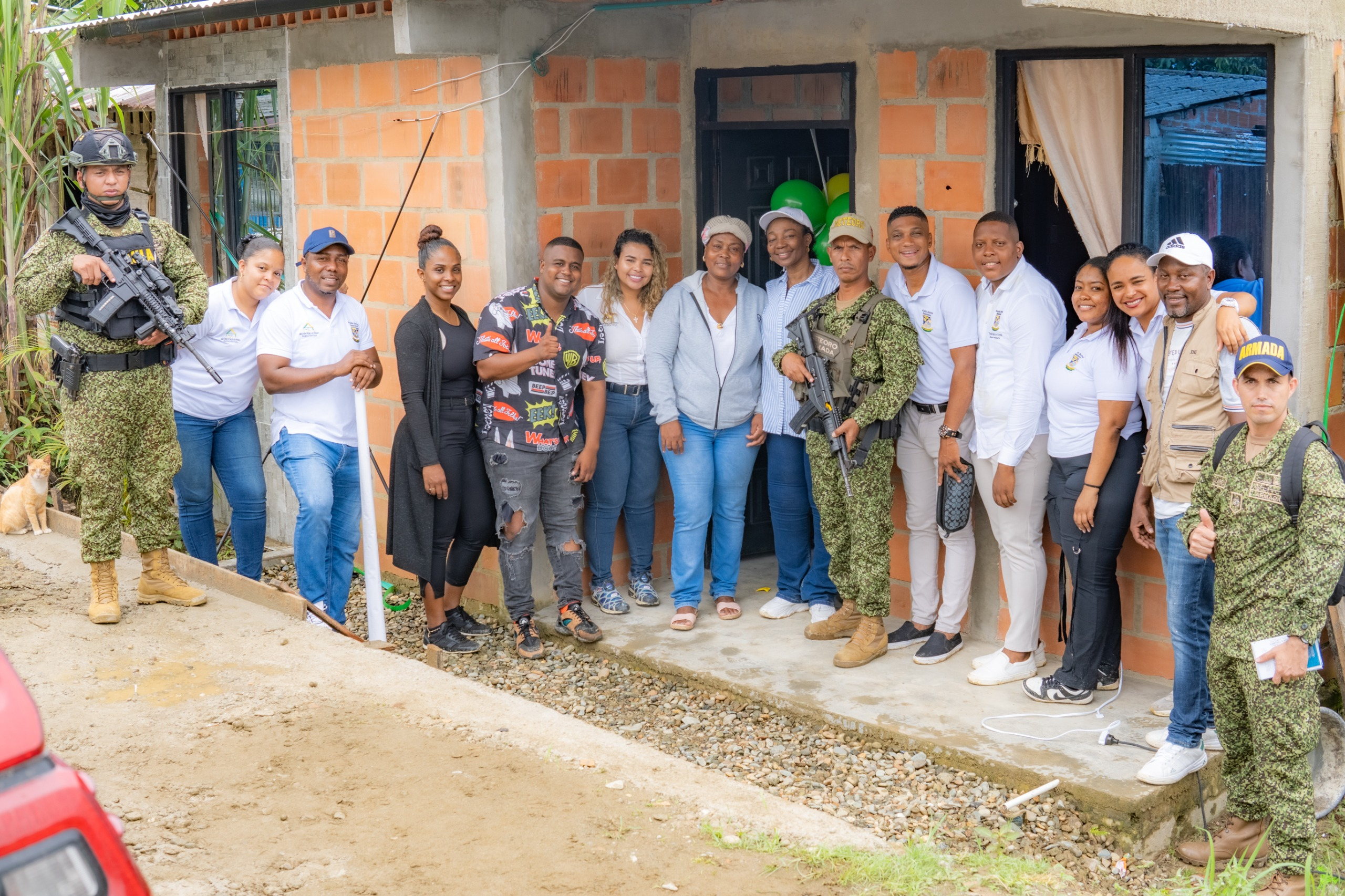 Madres cabeza de hogar y víctimas del conflicto recibieron vivienda propia en zona rural de Buenaventura