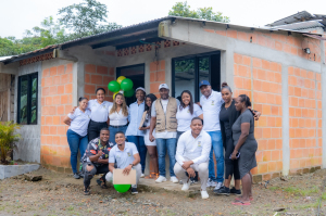 Madres cabeza de hogar y víctimas del conflicto recibieron vivienda propia en zona rural de Buenaventura