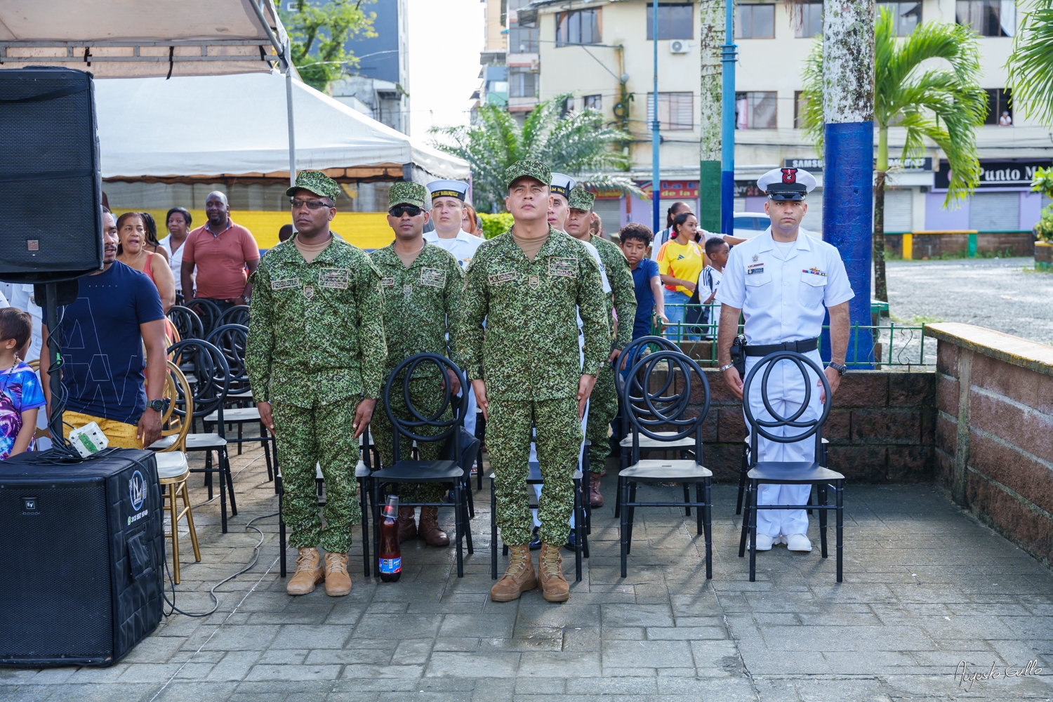 Medallas Pascual de Andagoya y José Prudencio Padilla entregó la Alcaldesa Distrital de Buenaventura durante el desfile del 20 de julio de 2024