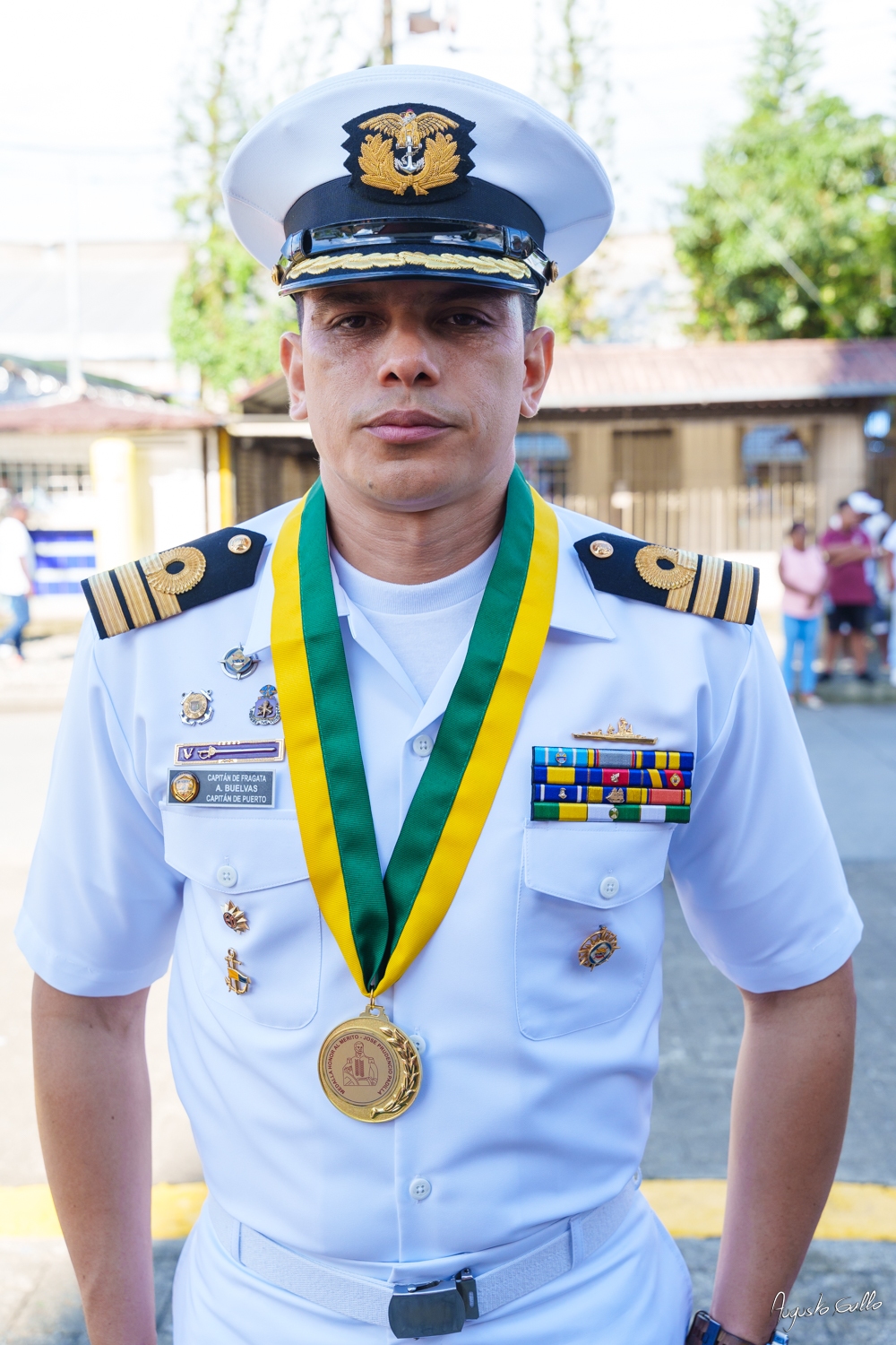 Medallas Pascual de Andagoya y José Prudencio Padilla entregó la Alcaldesa Distrital de Buenaventura durante el desfile del 20 de julio de 2024