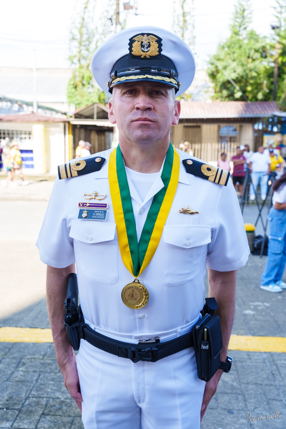 Medallas Pascual de Andagoya y José Prudencio Padilla entregó la Alcaldesa Distrital de Buenaventura durante el desfile del 20 de julio de 2024