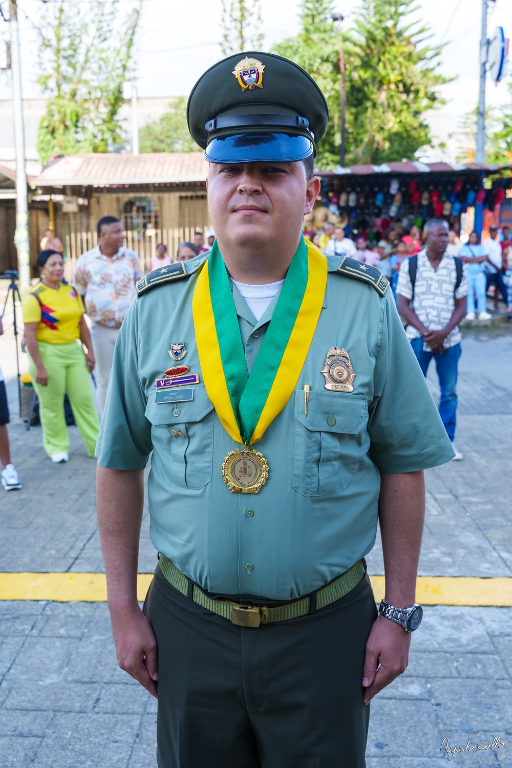 Medallas Pascual de Andagoya y José Prudencio Padilla entregó la Alcaldesa Distrital de Buenaventura durante el desfile del 20 de julio de 2024