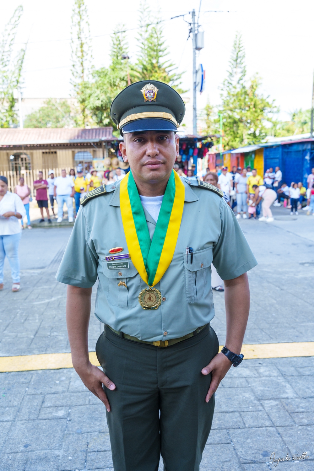 Medallas Pascual de Andagoya y José Prudencio Padilla entregó la Alcaldesa Distrital de Buenaventura durante el desfile del 20 de julio de 2024