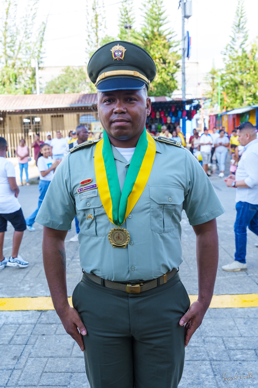 Medallas Pascual de Andagoya y José Prudencio Padilla entregó la Alcaldesa Distrital de Buenaventura durante el desfile del 20 de julio de 2024