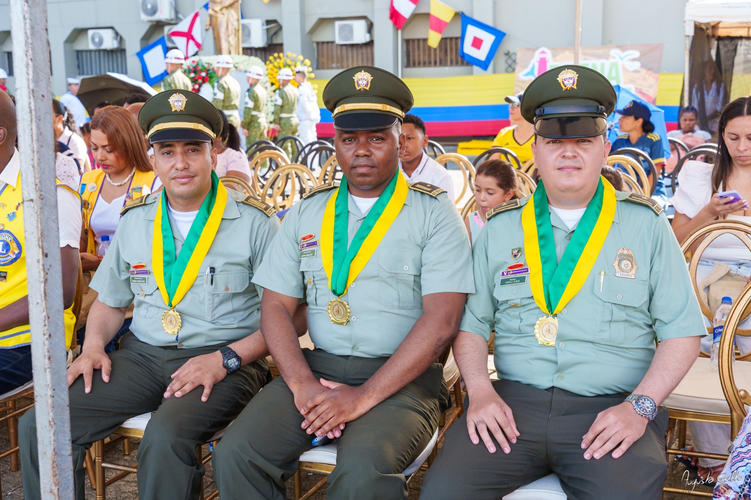 Medallas Pascual de Andagoya y José Prudencio Padilla entregó la Alcaldesa Distrital de Buenaventura durante el desfile del 20 de julio de 2024