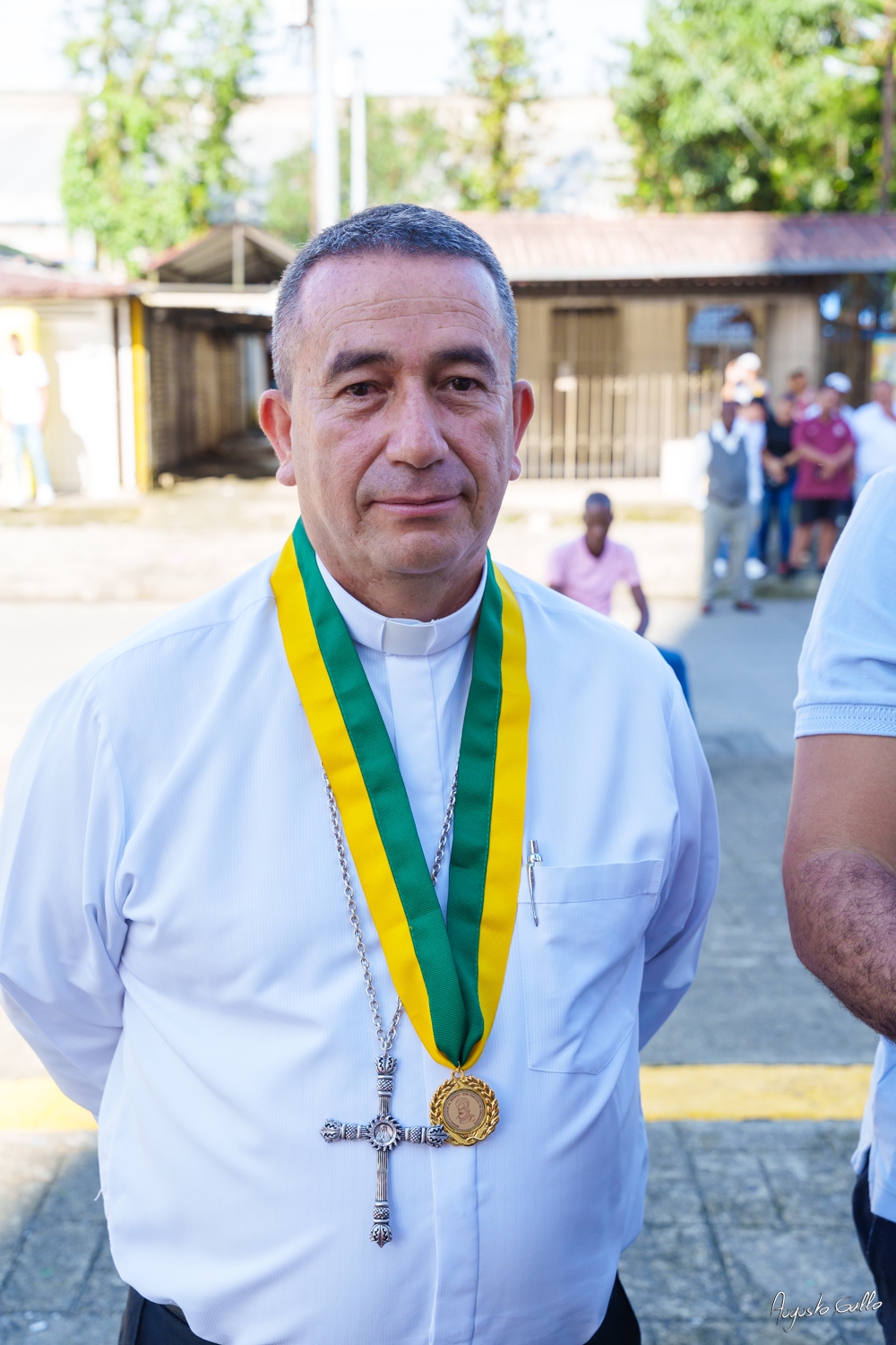 Medallas Pascual de Andagoya y José Prudencio Padilla entregó la Alcaldesa Distrital de Buenaventura durante el desfile del 20 de julio de 2024