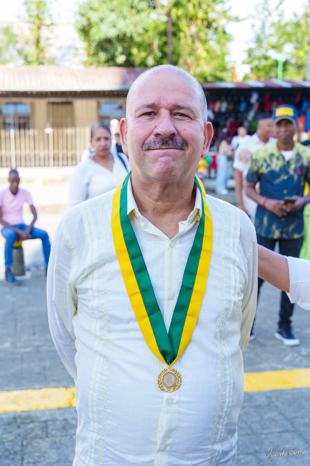 Medallas Pascual de Andagoya y José Prudencio Padilla entregó la Alcaldesa Distrital de Buenaventura durante el desfile del 20 de julio de 2024