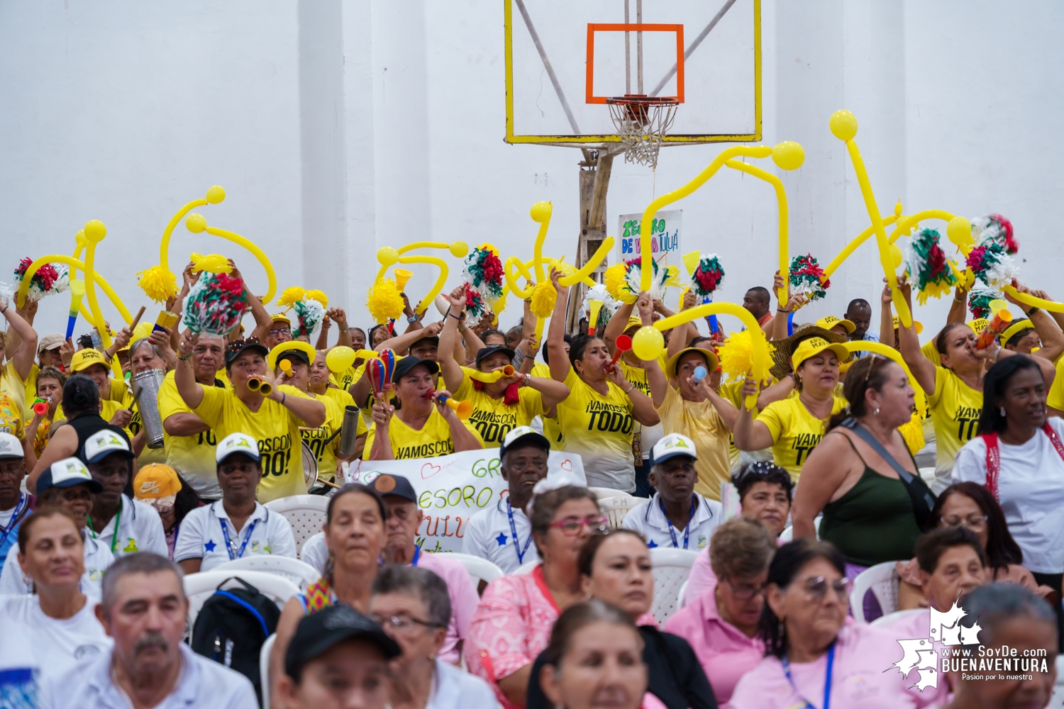 La representante de San Pedro en la Reina Departamental del Adulto Mayor