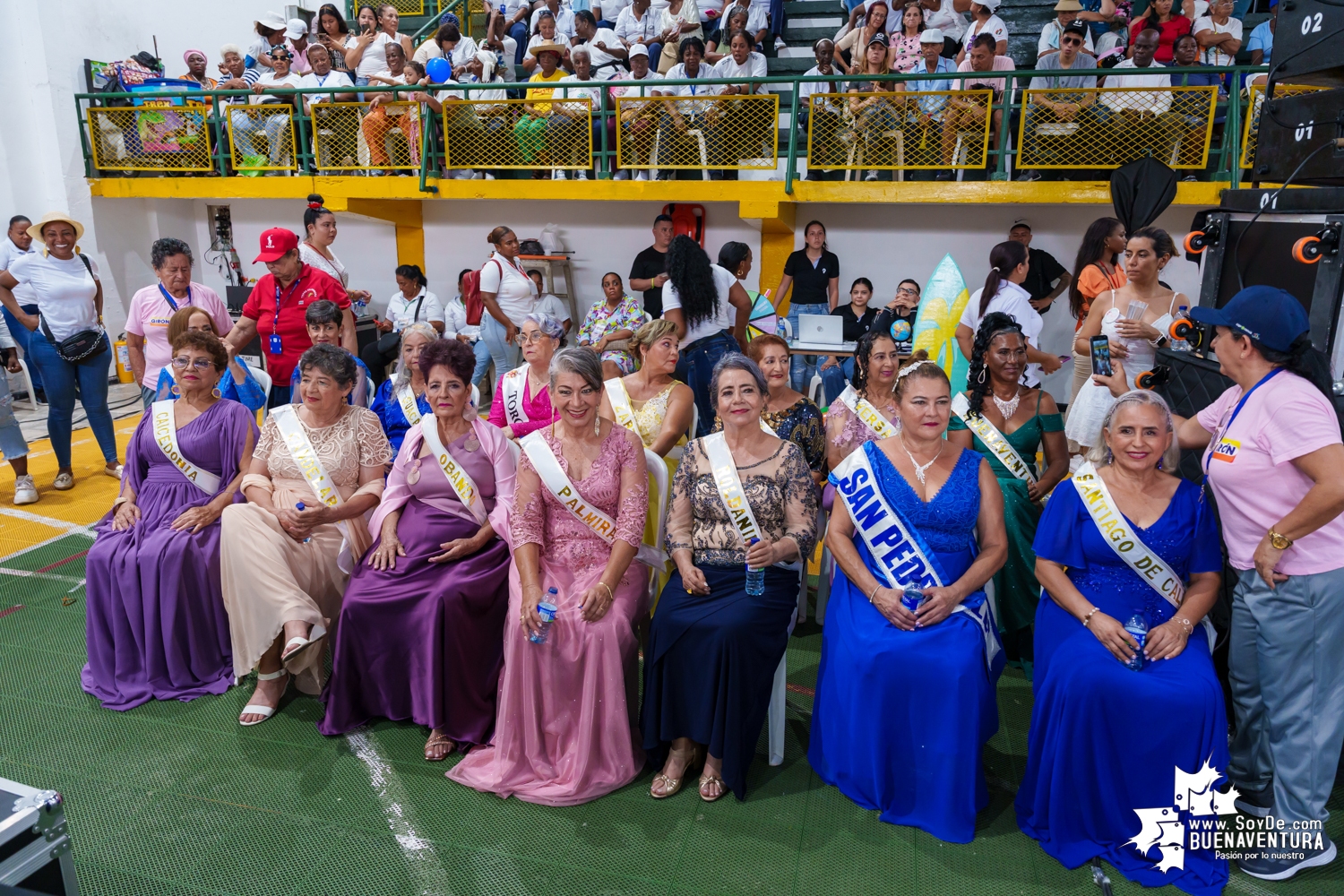 La representante de San Pedro en la Reina Departamental del Adulto Mayor