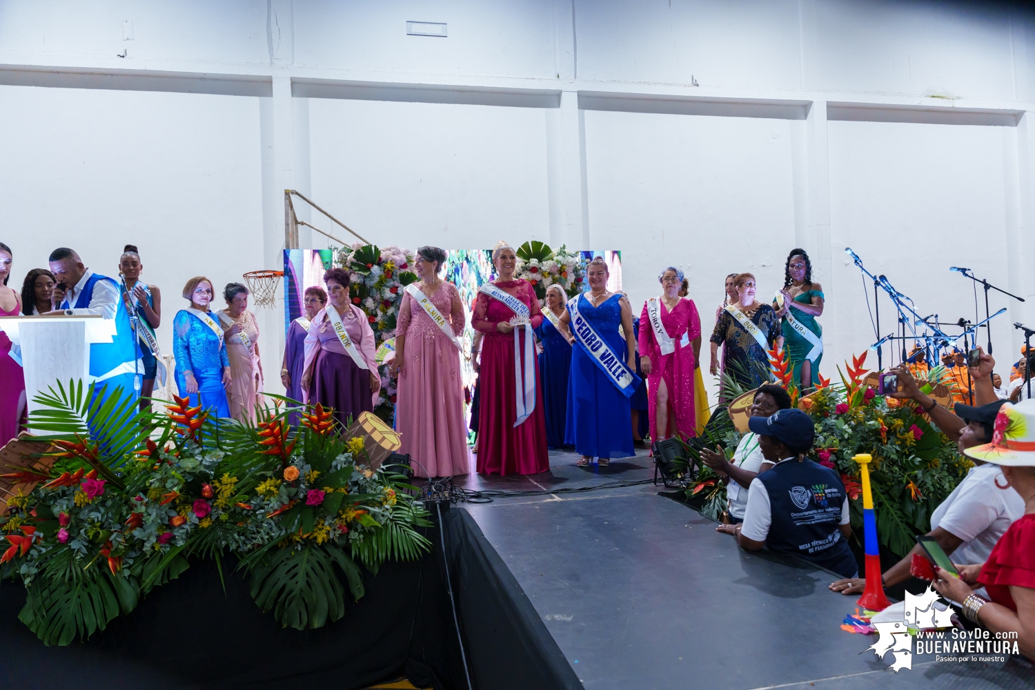 La representante de San Pedro en la Reina Departamental del Adulto Mayor