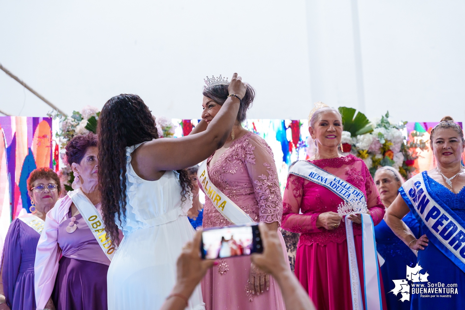 La representante de San Pedro en la Reina Departamental del Adulto Mayor