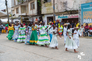 En Buenaventura, Gustavo Bolívar y Alexander López acompañan renovación de la tregua de paz con proyectos para el progreso