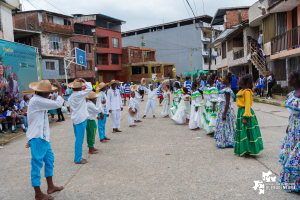 En Buenaventura, Gustavo Bolívar y Alexander López acompañan renovación de la tregua de paz con proyectos para el progreso