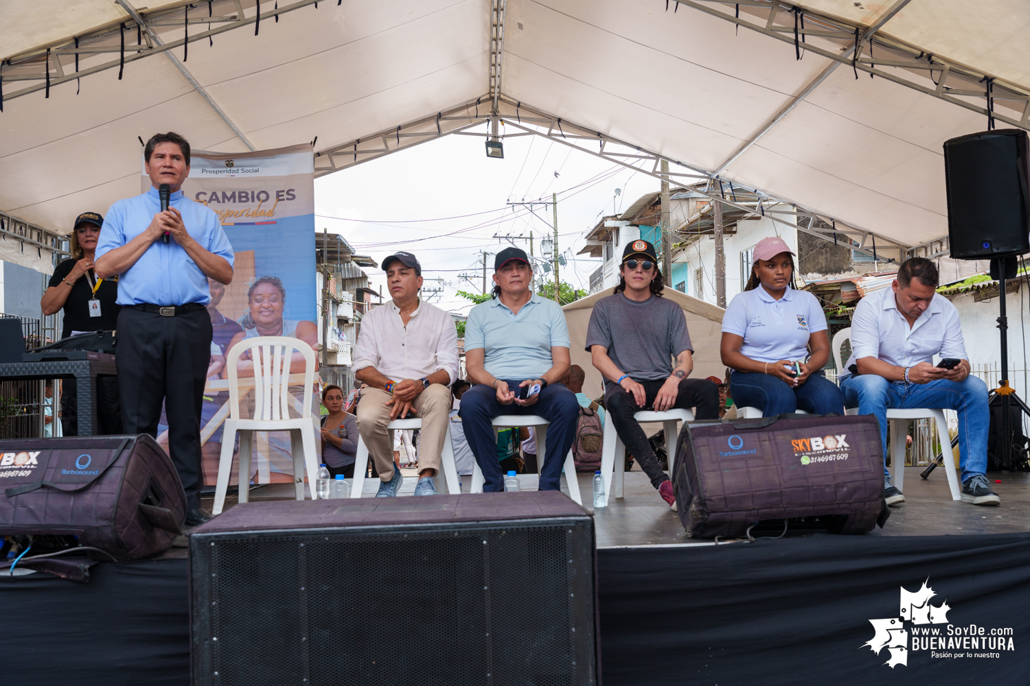 En Buenaventura, Gustavo Bolívar y Alexander López acompañan renovación de la tregua de paz con proyectos para el progreso