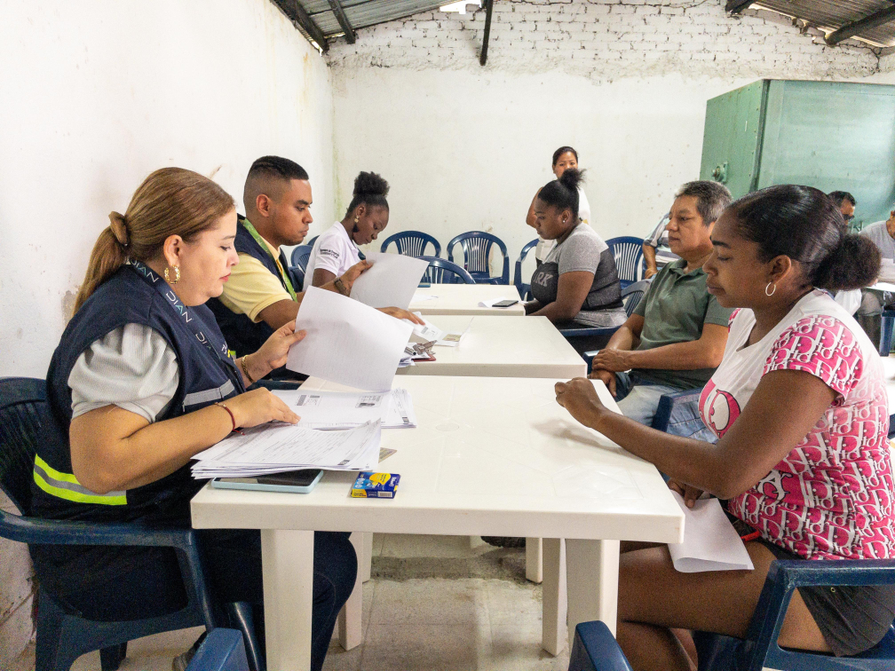 La Alcaldía Distrital de Buenaventura promueve la legalización de mineros en Sombrerillo para impulsar el desarrollo económico